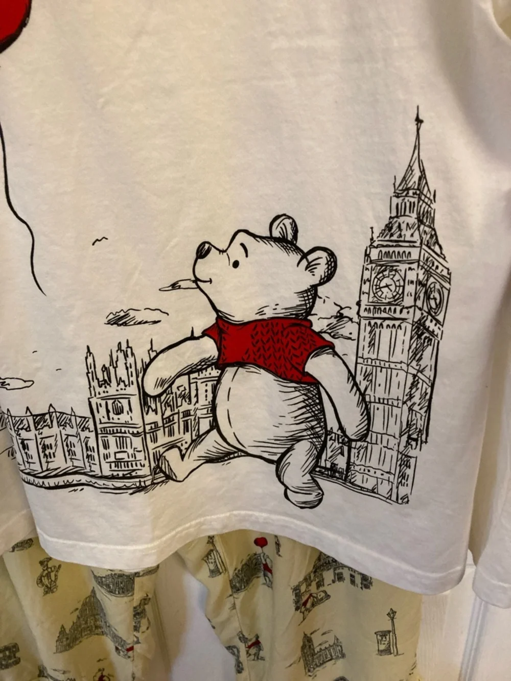 Disney Winnie the Pooh in London Balloon Pajama Set - Picture 3 of 13